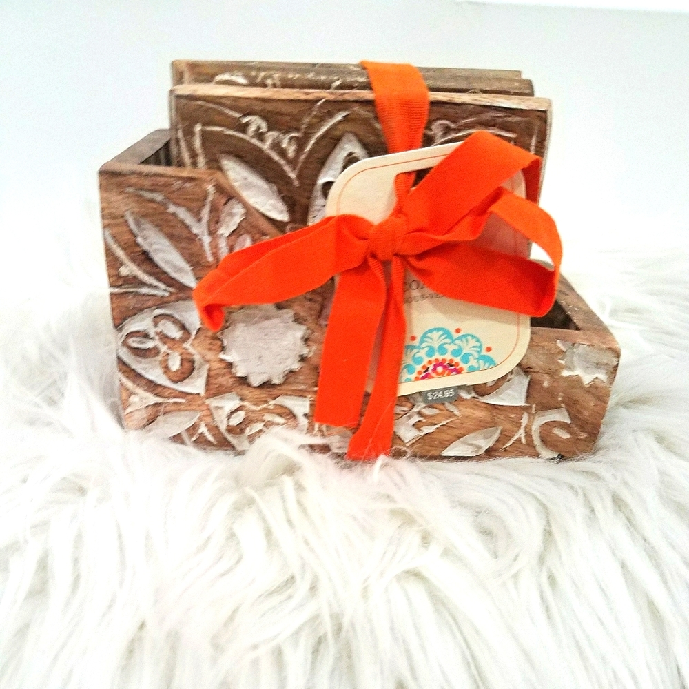 Hallmark 4 pieces wood coasters